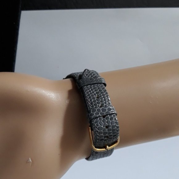 Watch Quartz with Easy to Read Large Numbers - Picture 3 of 6